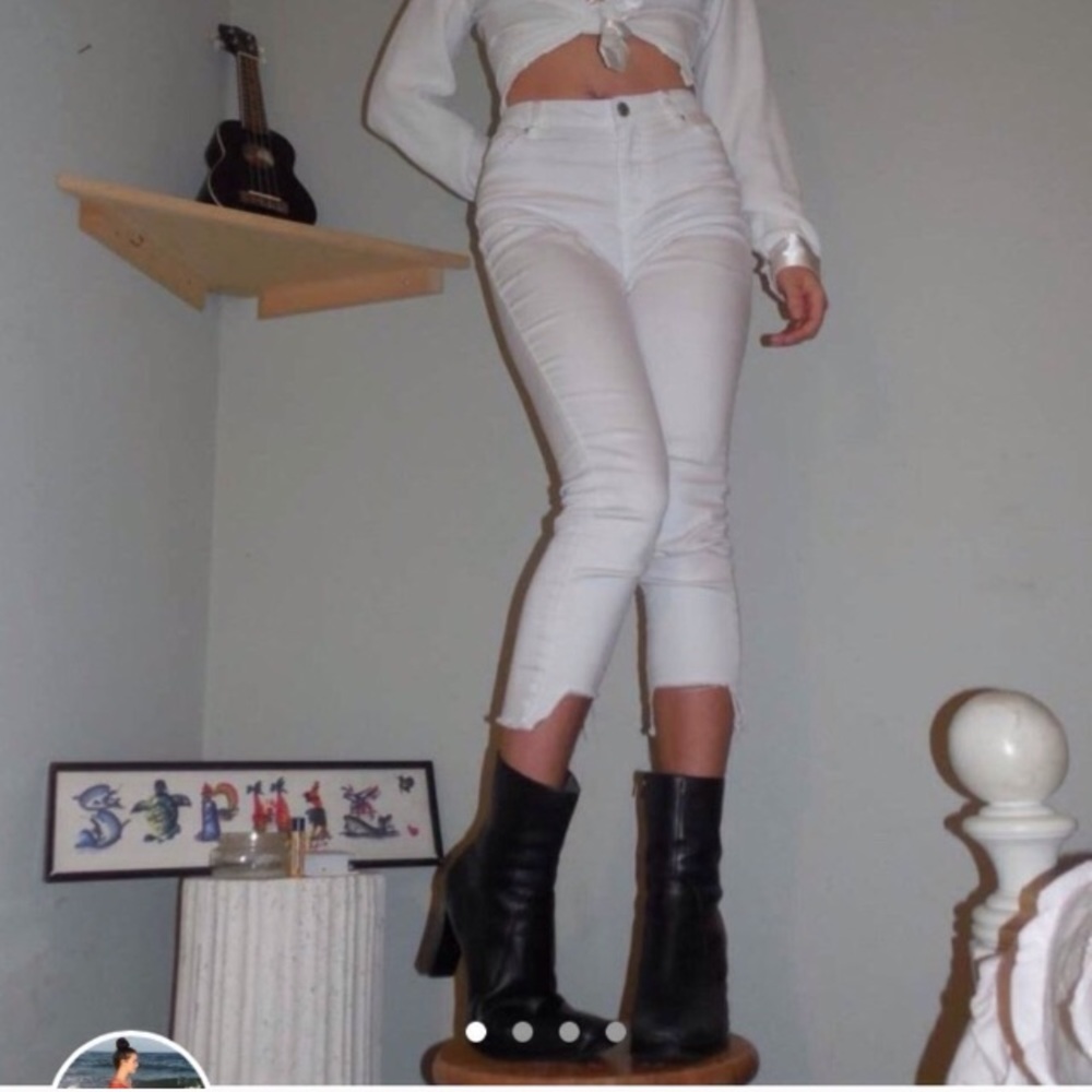 Cool cutout skinny jeans